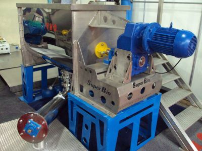 MAQUINA PARA RAÇÃO HUMANA RIBBON BLENDER 