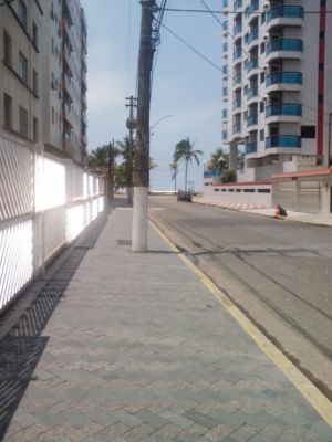 APTO PRAIA GRANDE VILA TUPY PÉ NA AREIA