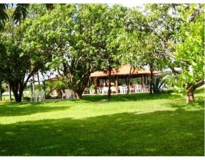 Preciso de um terreno grande com aguá