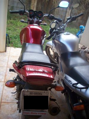 Dou Agio de Factor 2011 c/ 8.000km rodados para quem tirar ela do meu nome.