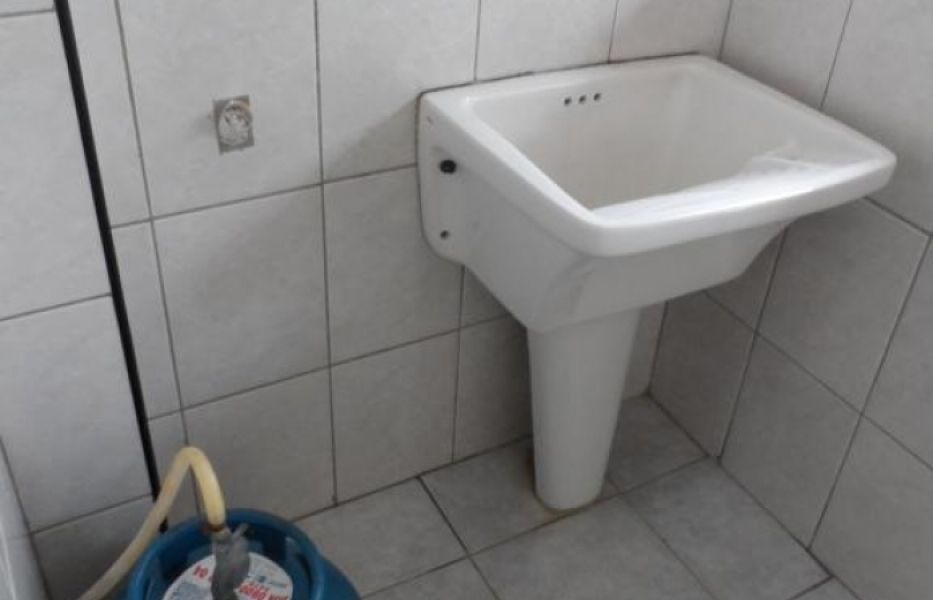 Cód. T002 Apartamento com ampla sacada, ventilador 1 dormitório