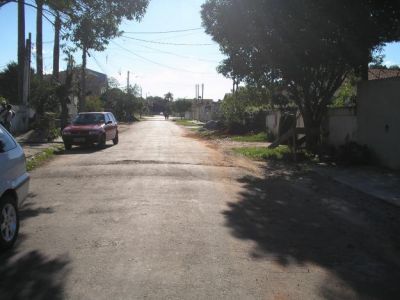 VENDO TERRENO EM PINHAIS 1.211mts² - MARIA ANTONIETA