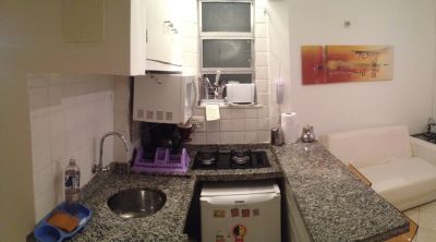 Quarto e sala na quadra da praia de Copacabana Ref.902