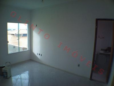 Olinto Imóveis vende Duplex 2 qts no Village em Rio das Ostras