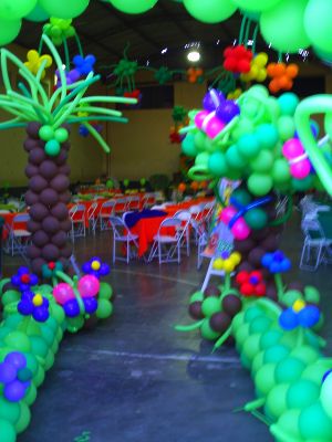 Decoração com bolas,Mesquita