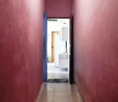 Casa com 03 dorms e 02 vagas em Itaquaquecetuba