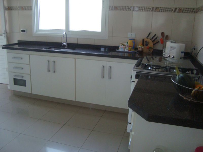 Ref. 2631 Casa em Condomínio no Pq. Califórnia - Jacarei SP.