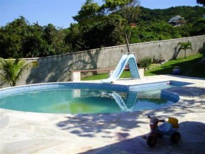 Mansão em Búzios num terreno de 1000 m² com indevassável vista para o mar.