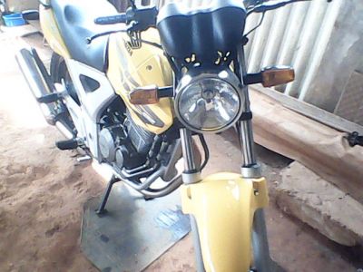 CBX250 TWISTER amarela 2006/2007 bastante conçervada 5.800