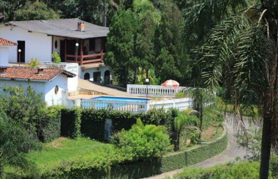 CH001- Chácara em Itapevi com piscina  