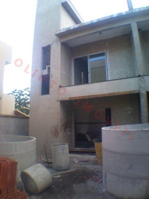 Olinto Imóveis vende Duplex 3 qts no Ouro Verde em Rio das Ostras