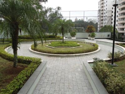 Aluga-se Lindo Apartamento no Morumbi R$ 1.280,00 + condomínio perto do colégio Porto Seguro