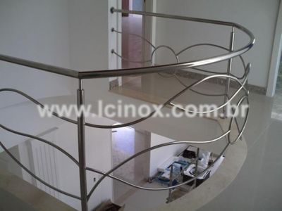CORRIMÃO EM AÇO INOX 