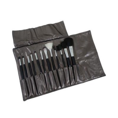 Vendo maquiagem, pincéis e acessórios no atacado: Os preços são melhores do que os da 25 de março!