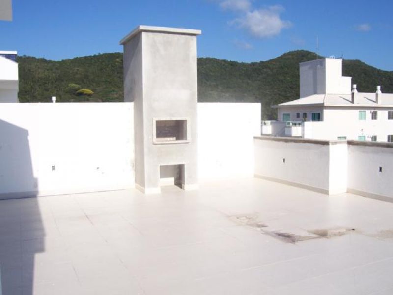 Cobertura 4 dorm (3 suítes) 2 garage escritura a 400 m da praia