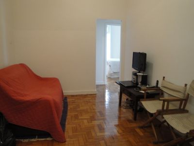 Vende-se Apartamento de 2 quartos totalmente reformado