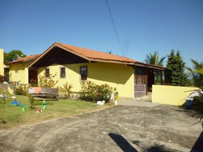 Campo Grande - Condomínio Clube 34 - Chalé com 4 Quartos sendo 3 suítes