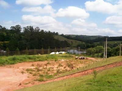 Oportunidade!!! BELÍSSIMO CONDOMÍNIO FECHADO  