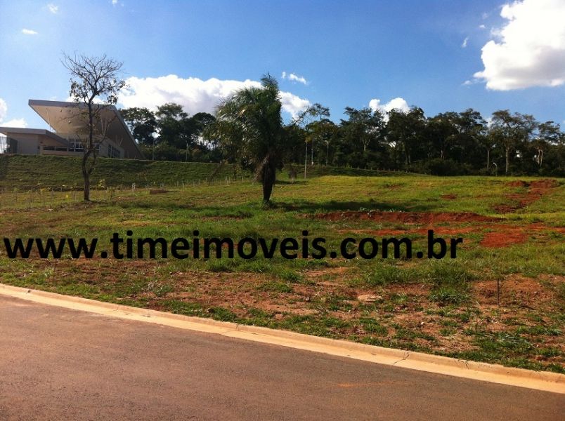  Condomínio Jardins Monique. Altíssimo Padrão! 747m²