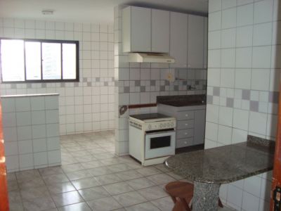 3 quartos com 2 vagas, prédio excelente..