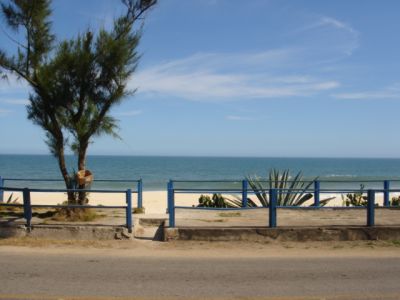 VENDO POUSADA EM FRENTE A PRAIA DE SAQUAREMA