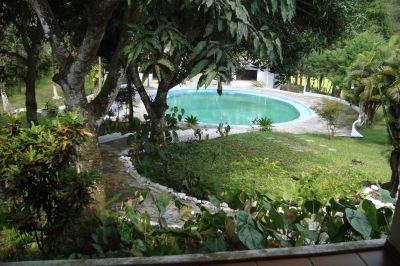 Serviços de hospedagem e acampamento para férias.
