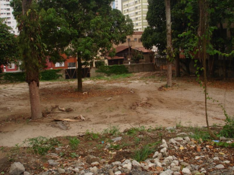 Excelente Área no Centro de SÃO VICENTE 