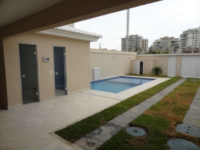 Casa maravilhosa em condomínio fechado na Barra