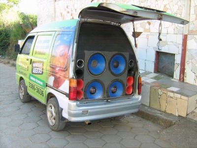 Propaganda em carro de som