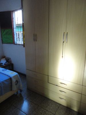 Vendo casa próximo do final de linha de santa Monica não carta 