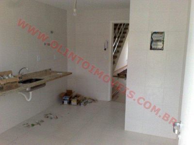 Olinto Imóveis vende Duplex 4 qts no Ouro Verde em Rio das Ostras