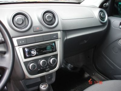 Voyage Trend 2011 4 Portas 1.0 Total Flex completo