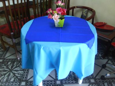 Locação de Toalhas de Mesa Cores Variadas.