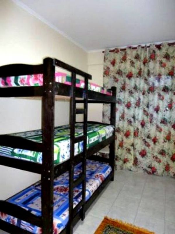 Casa Mobiliada Para Rapazes Próximo ao Metro 