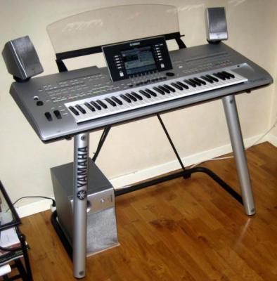 VENDO :  Yamaha Tyros 4 Arranger Workstation Brand New for sale