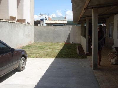 Alugo casa em Rio das Ostras para veraneio.