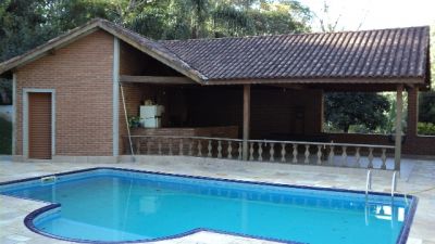 CHACARA A VENDA EM JUQUITIBA PARA LAZER COM PISCINA COD 161