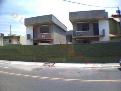 Olinto Imóveis vende Duplex 3 qts no Jardim Mariléa em Rio das Ostras
