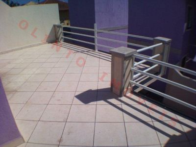 Olinto Imóveis vende Duplex 2 qts no Village em Rio das Ostras