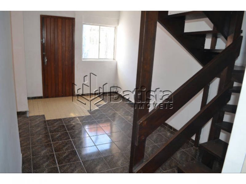 Casa duplex 3Q, na praça do Sup. Extrabom em Valparaíso.