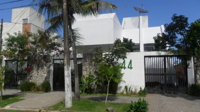 CASA COM 5 DORMITÓRIOS PRÓX  PRAIA C/PISCINA E CHURRASQ.720 MIL