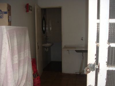 VENDO  C A S A à rua RIACHUELO, 593-CENTRO de SÃO CARLOS,SP.