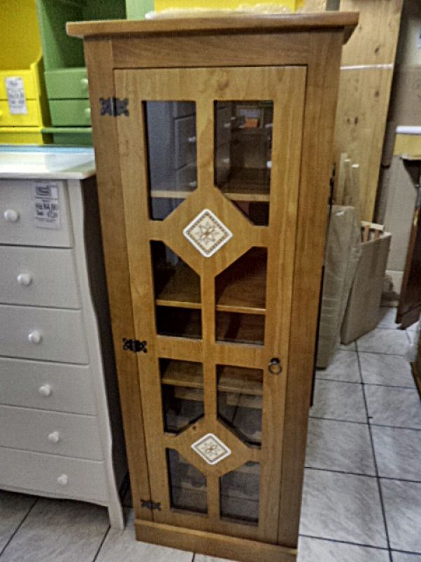 Estante garrafeiro com adornos em azulejo