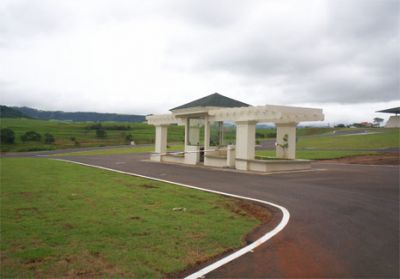 Vendo um terreno em condomínio Na Castelo Branco.