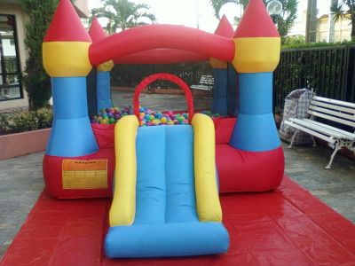 A Mania KiDS-Locação de brinquedos e a solução da sua festa!!!