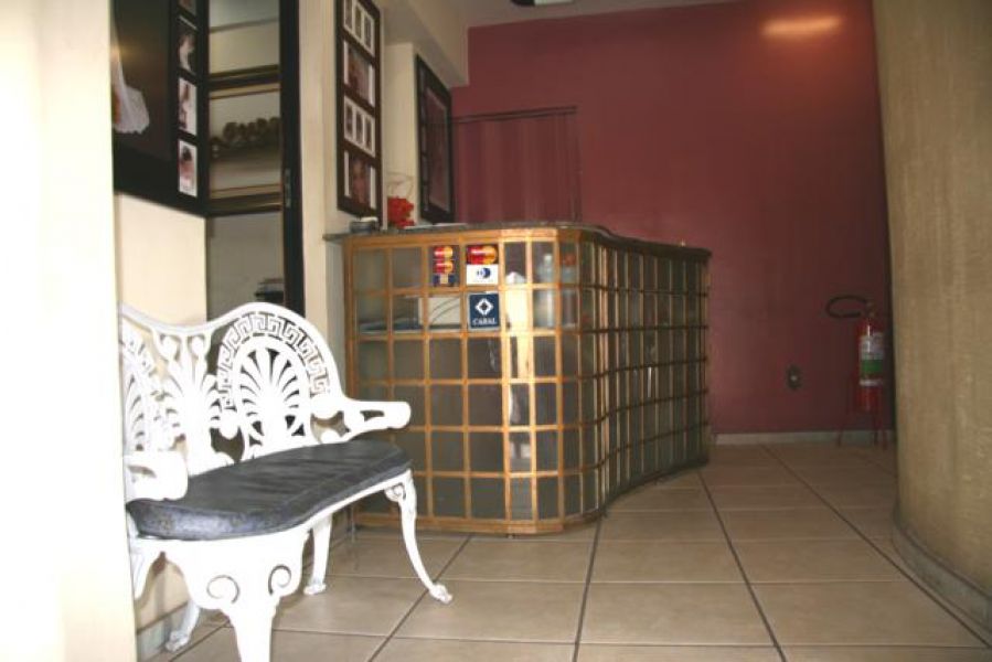 Sala de 45 m. com cozinha de 15 m.