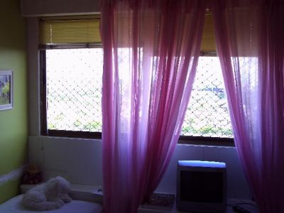 Vendo 4 quartos(1 suíte)