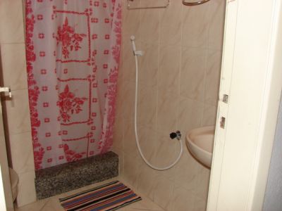 COPACABANA  NOVOS E BEM LOCALIZADOS