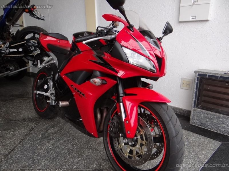 CBR 600RR - Vermelha