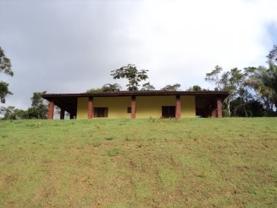 CHACARA A VENDA EM JUQUITIBA PARA LAZER OU MORADIA OTIMO VALOR COD 77